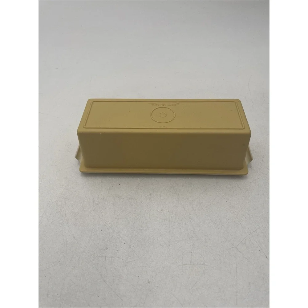Vtge Gold & Cream TUPPERWARE Covered Plastic Butter Dish